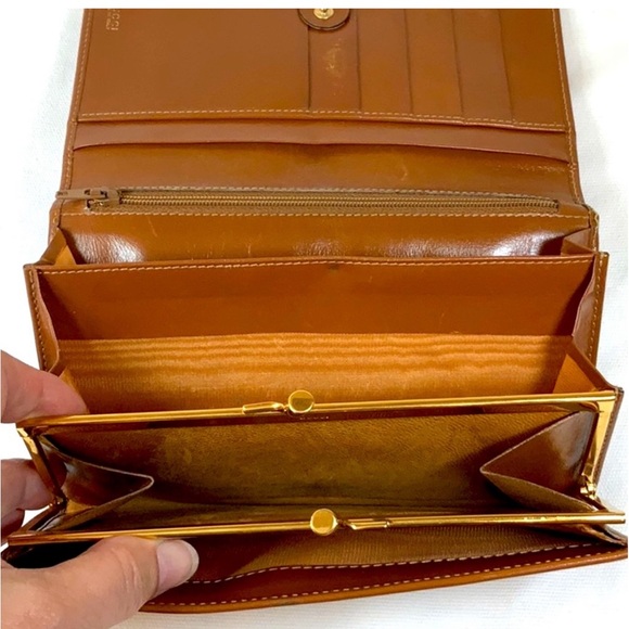 AUTHENTIC GUCCI EC Tan Leather Horseshoe Long Wallet w/kiss-lock coin compartmen - Picture 7 of 13